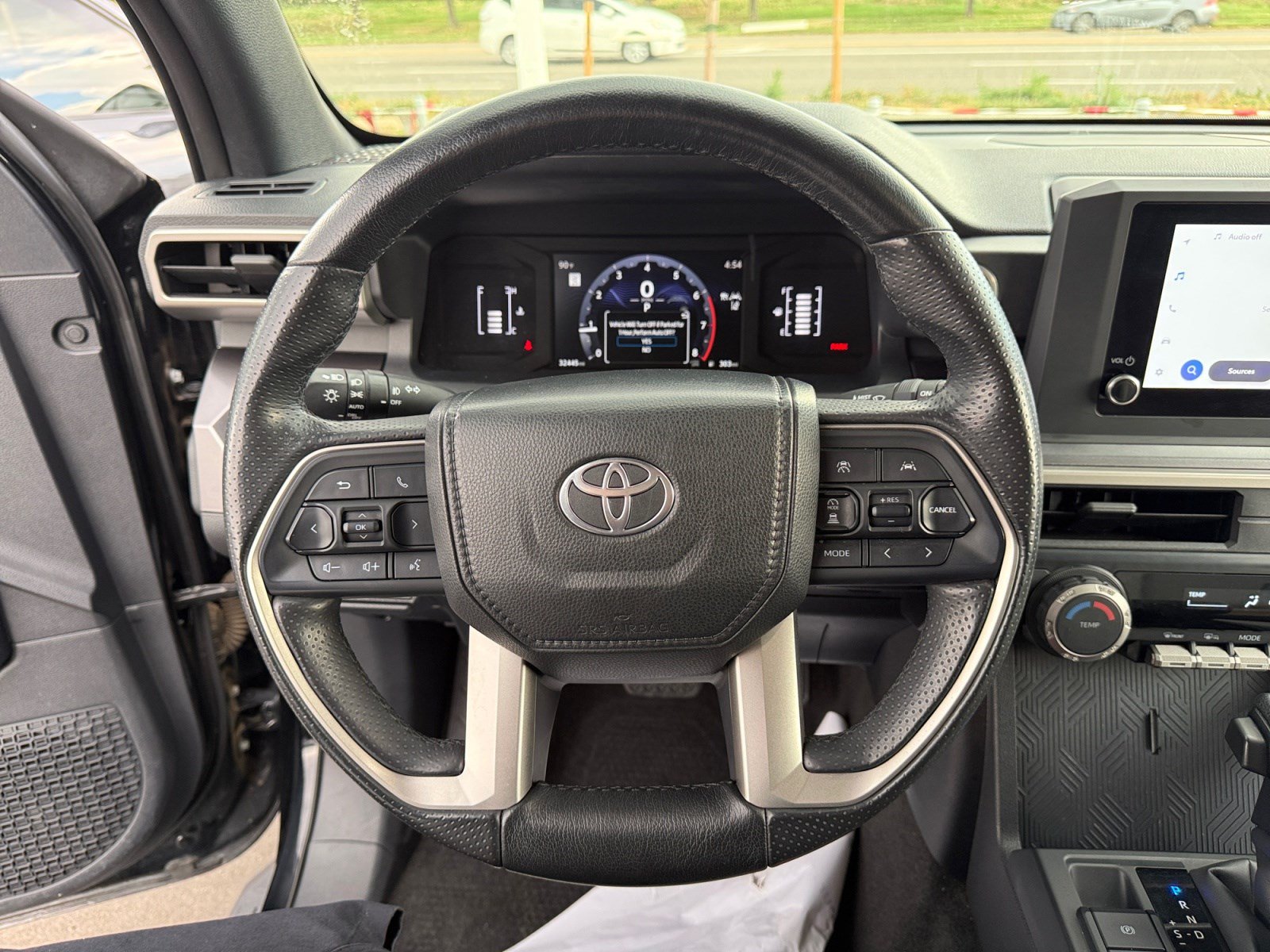 Used 2025 Toyota 4Runner SR5 AWD/4WD image 9