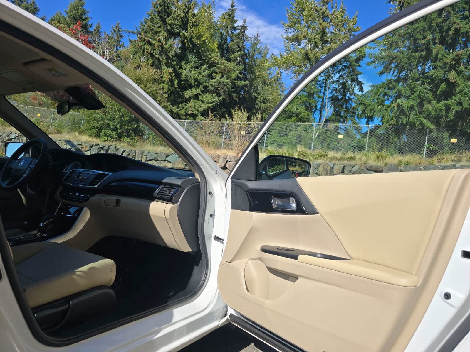 Used 2016 Honda Accord LX image 27