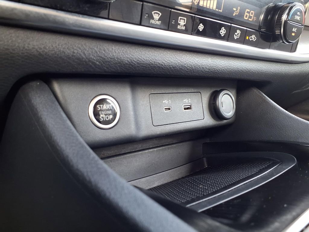 Used 2022 Nissan Rogue SV FWD image 18