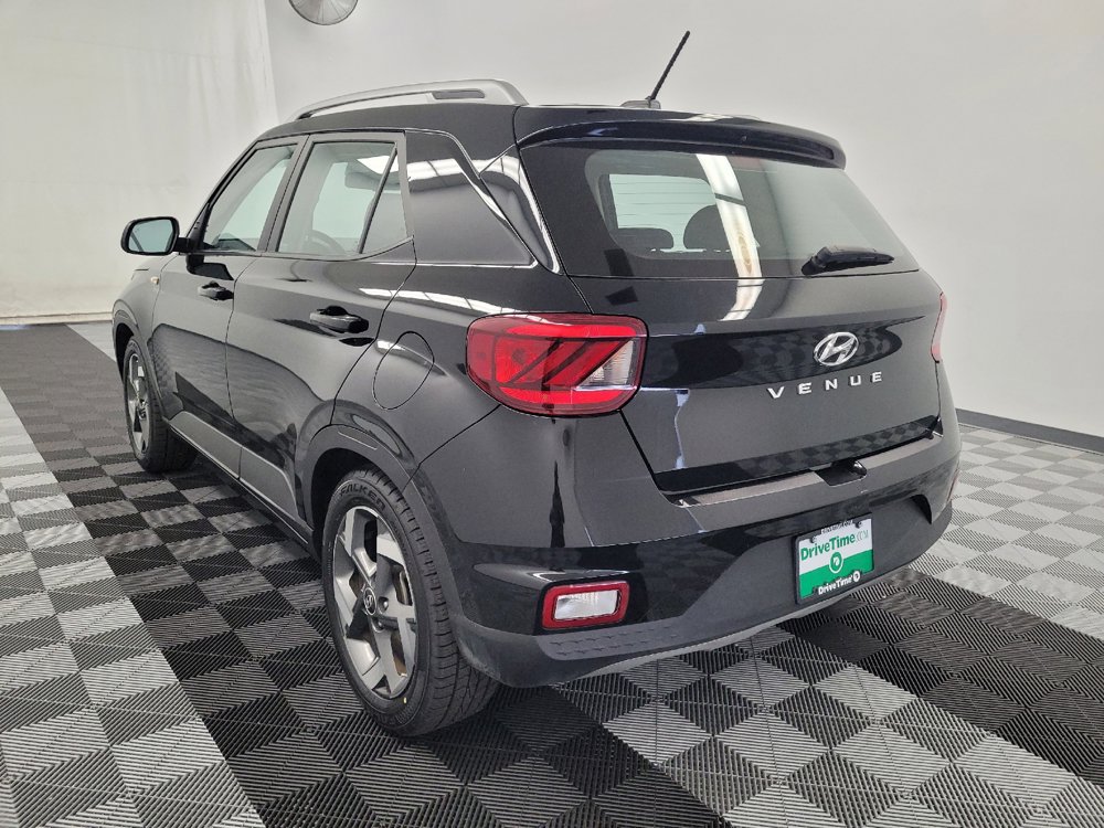 Used 2023 Hyundai Venue SEL FWD image 5