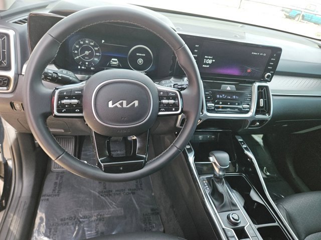 Used 2023 Kia Sorento SX image 17