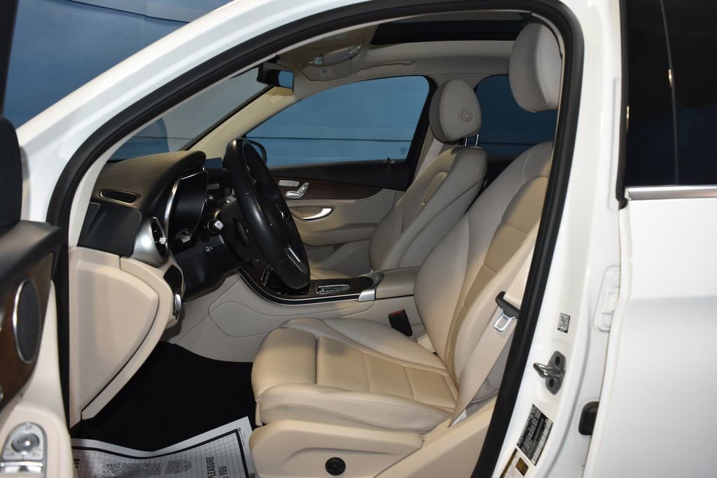 Used 2022 Mercedes-Benz GLC 300 4MATIC image 9