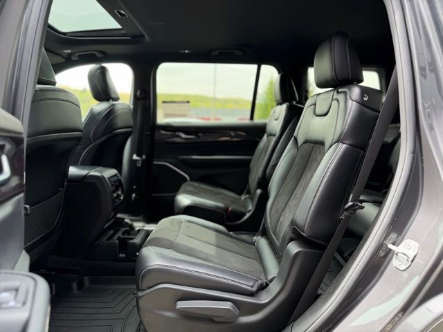Used 2022 Jeep Grand Cherokee L Laredo AWD/4WD image 22