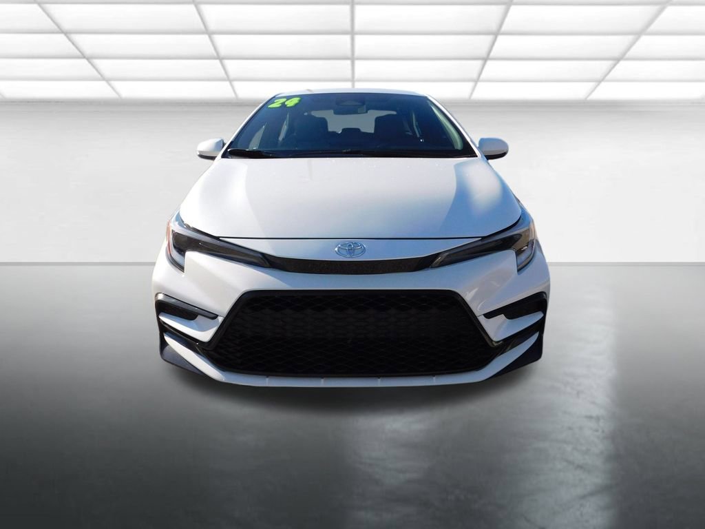 Used 2025 Toyota Corolla SE image 3