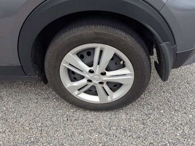 Used 2024 Nissan Kicks S image 8