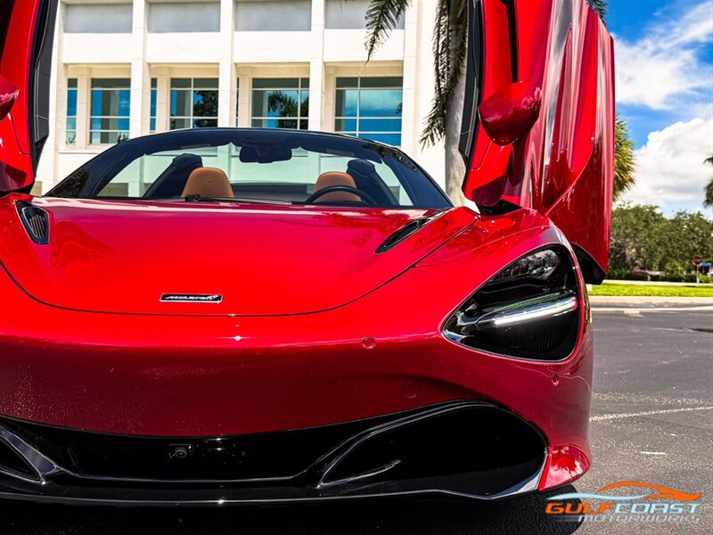 Used 2022 McLaren 720S Spider RWD image 3
