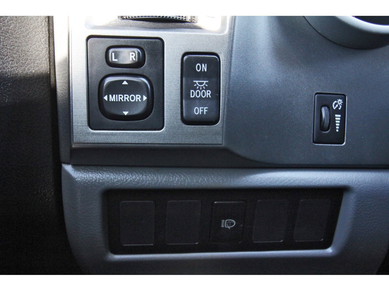 Used 2014 Toyota Sequoia SR5 image 23