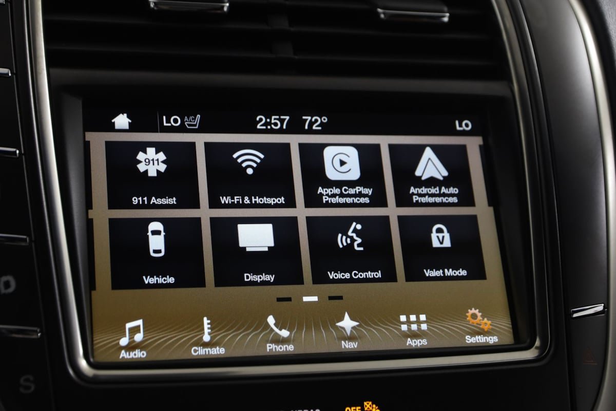 Used 2018 Lincoln MKX Reserve w/ Lincoln MKX Climate Package AWD/4WD image 10