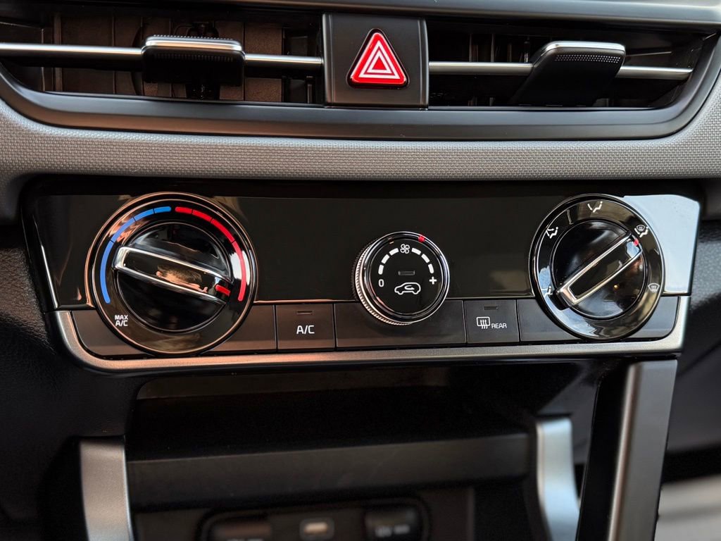 Used 2025 Kia Seltos LX image 15