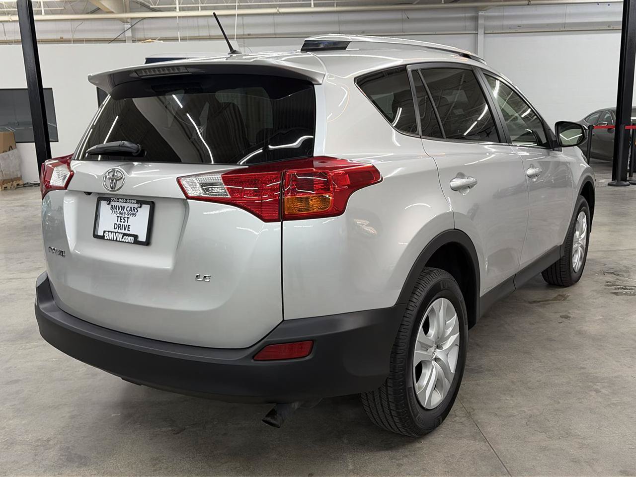 Used 2013 Toyota RAV4 LE FWD image 7