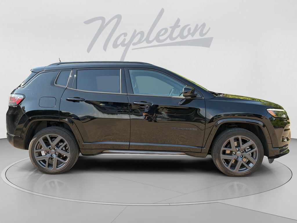 Used 2024 Jeep Compass Limited w/ High Altitude Package AWD/4WD image 9