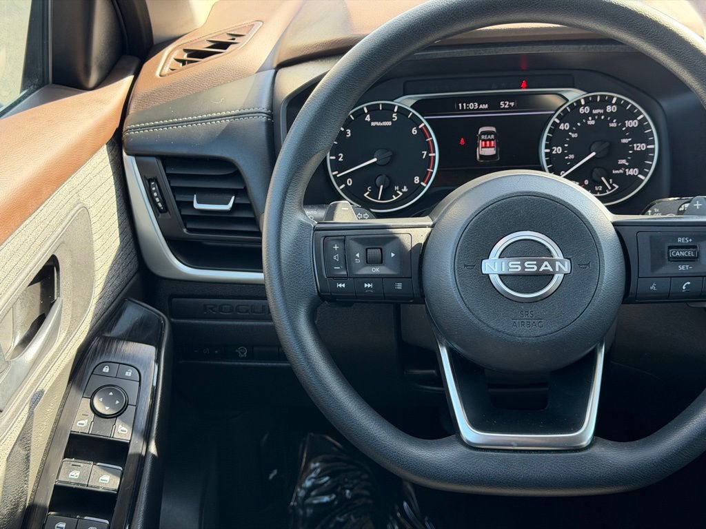 Used 2023 Nissan Rogue S image 25