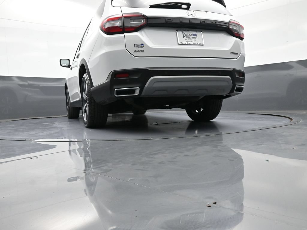 Certified 2024 Honda Pilot Touring image 35