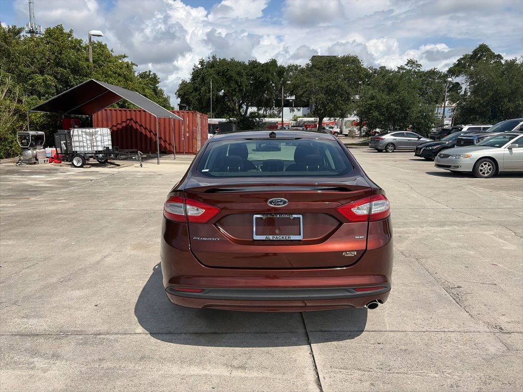 Used 2016 Ford Fusion SE image 4