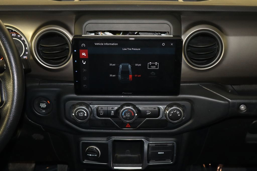 Used 2018 Jeep Wrangler Unlimited Sport image 25