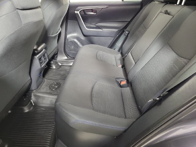 Used 2022 Toyota RAV4 SE AWD/4WD image 12