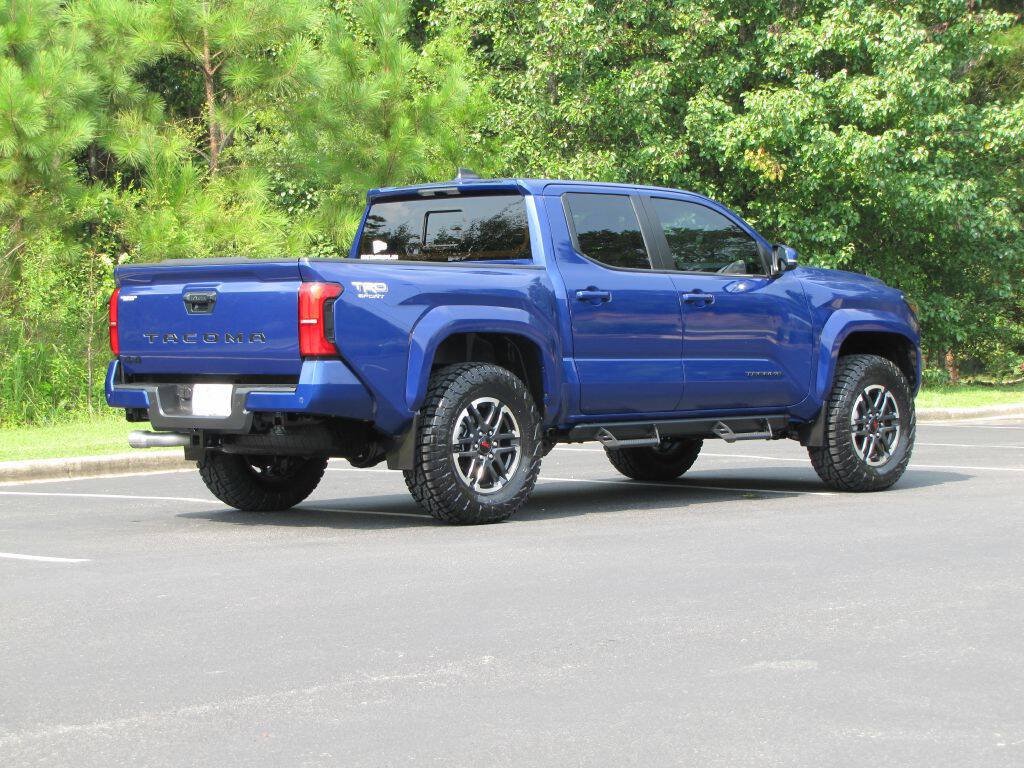 Used 2024 Toyota Tacoma TRD Sport w/ TRD Sport Upgrade Package AWD/4WD image 4