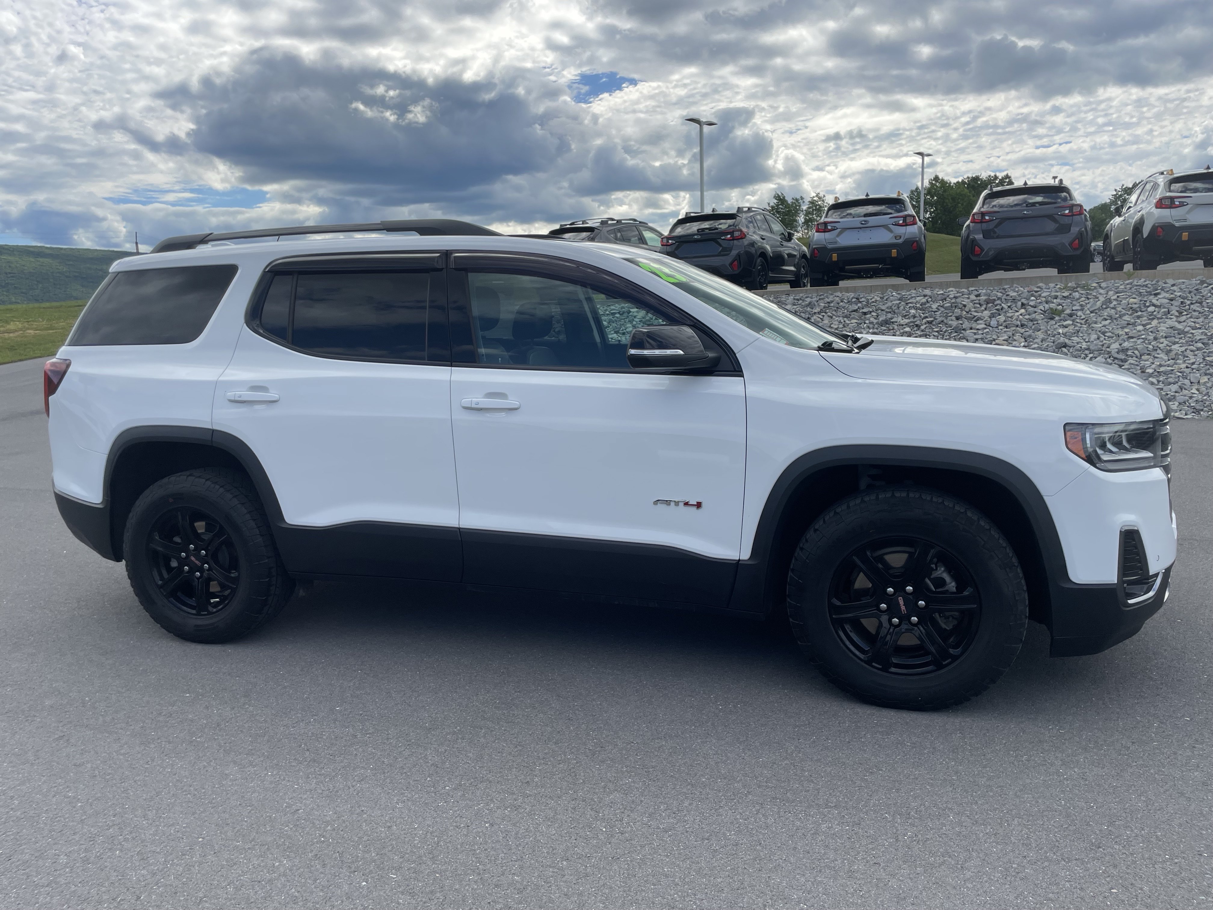 Used 2023 GMC Acadia AT4 w/ Preferred Package AWD/4WD image 2