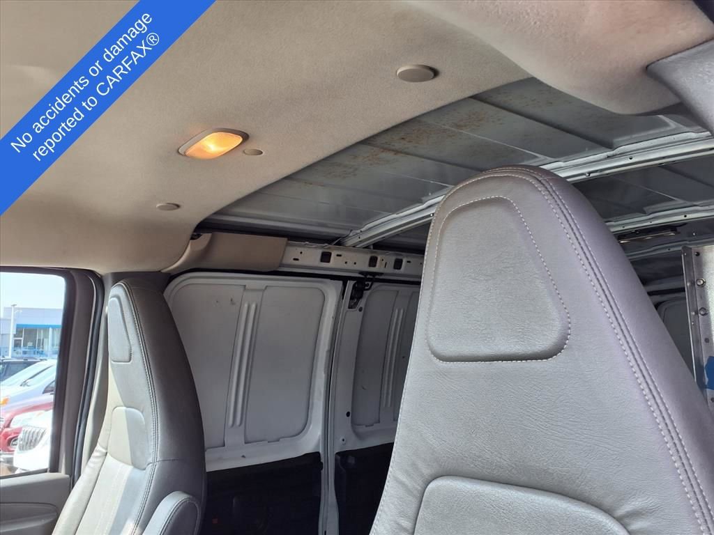 Used 2018 Chevrolet Express 3500 w/ Driver Convenience Package image 19