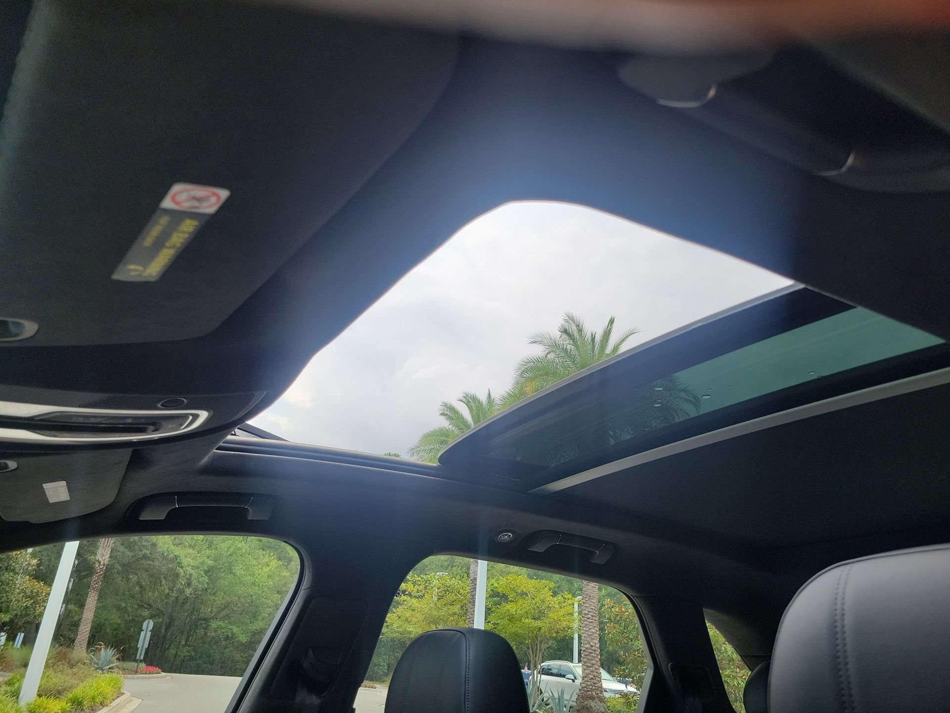 Certified 2023 Bentley Bentayga AWD/4WD image 30