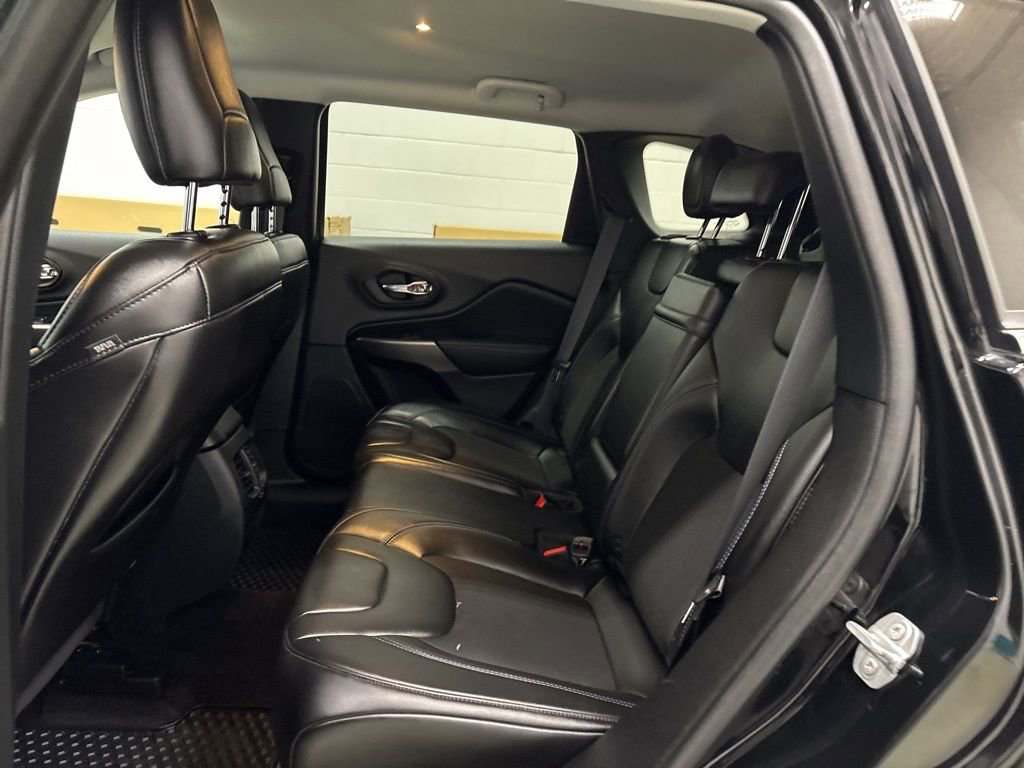 Used 2019 Jeep Cherokee Latitude Plus w/ Cold Weather Group image 31