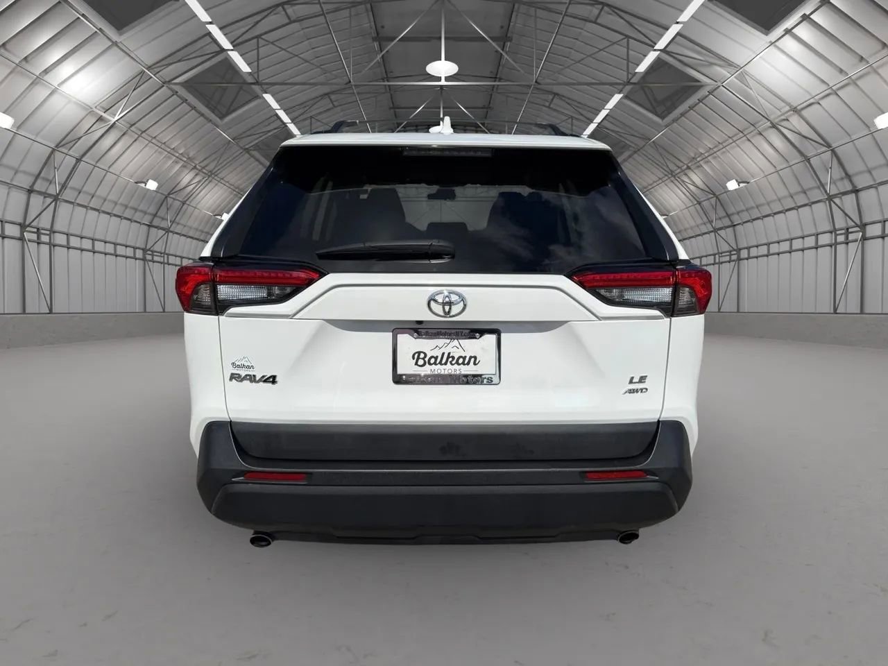 Used 2021 Toyota RAV4 LE image 6