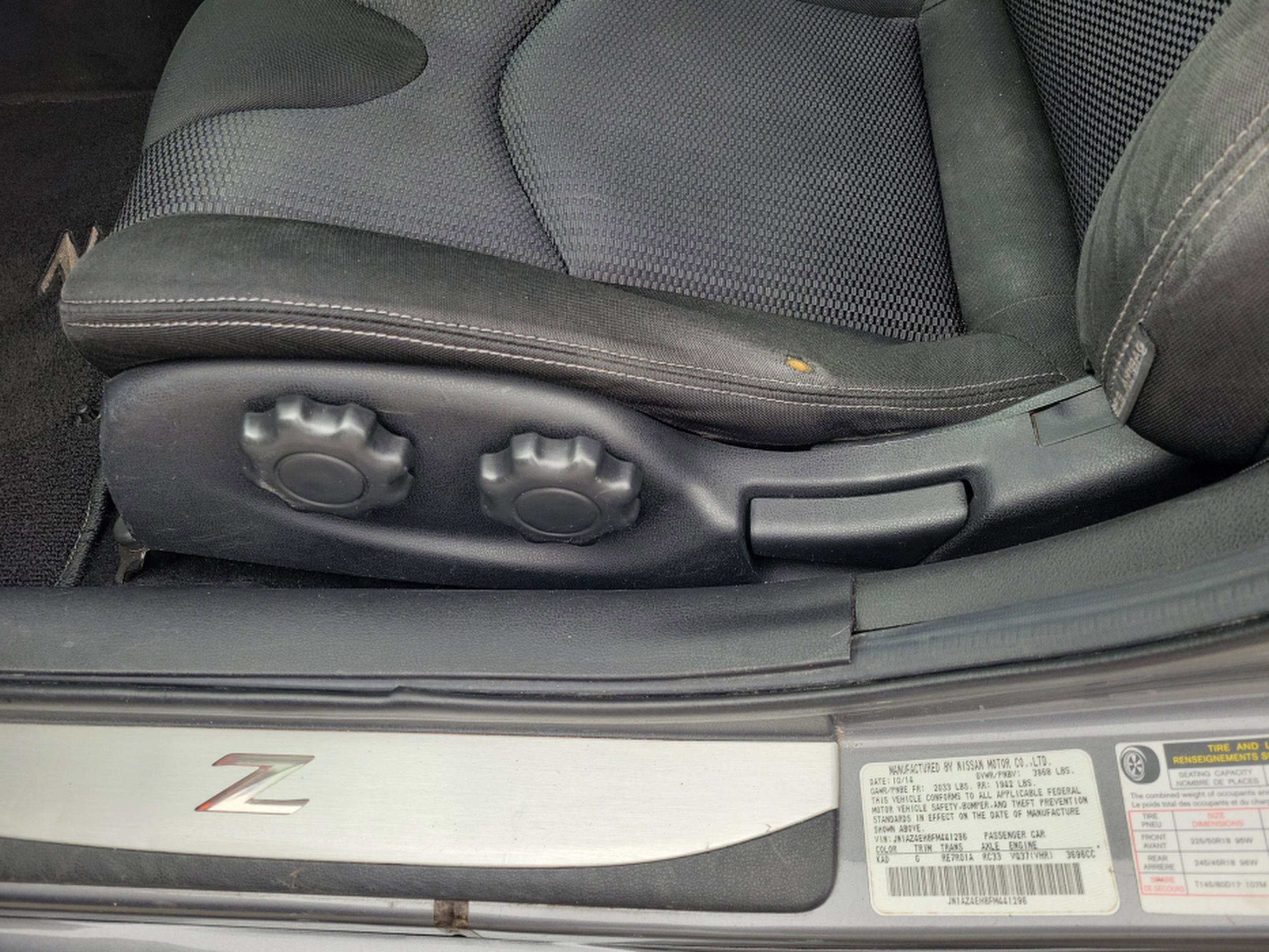 Used 2015 Nissan 370Z Coupe image 30