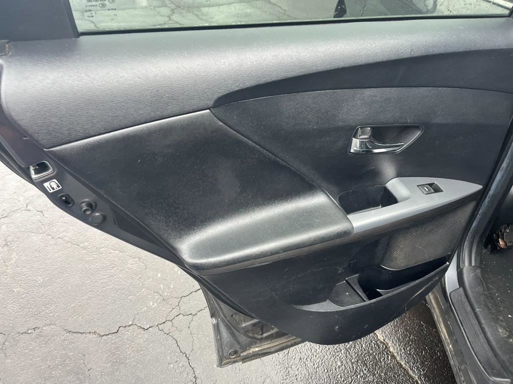 Used 2013 Toyota Venza LE AWD/4WD image 17