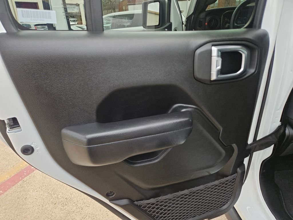 Used 2025 Jeep Wrangler Unlimited Rubicon image 24