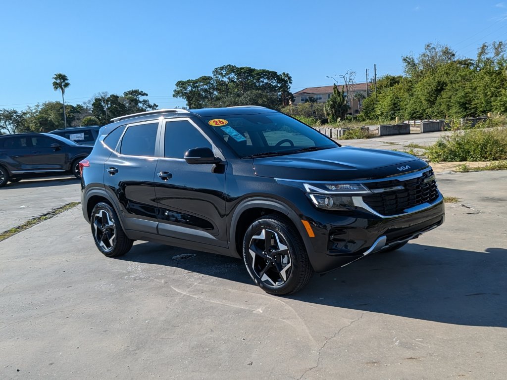 Certified 2026 Kia Seltos EX FWD image 2