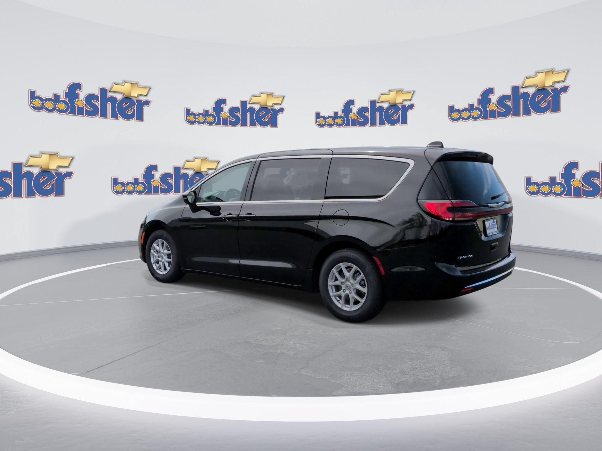 Used 2024 Chrysler Pacifica Touring-L FWD image 6