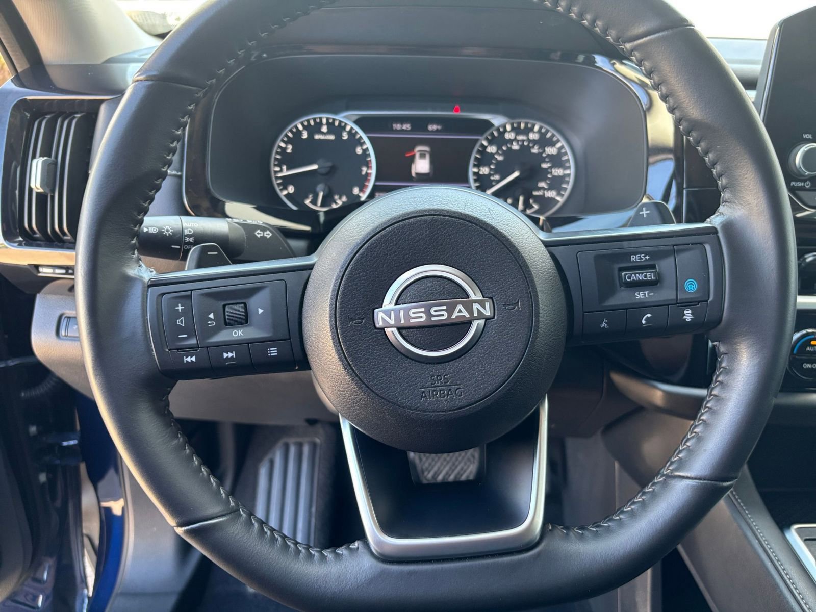 Used 2025 Nissan Pathfinder SV image 30