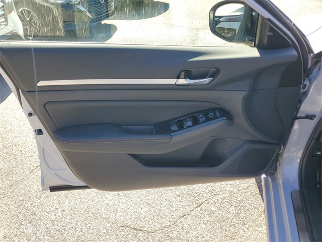 New 2025 Nissan Altima 2.5 SR w/ SR Premium Package image 5
