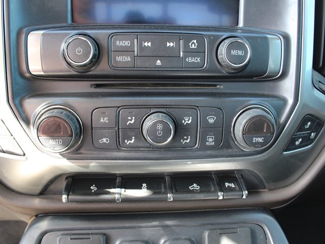 Used 2018 Chevrolet Silverado 1500 LTZ w/ LTZ Plus Package AWD/4WD image 22
