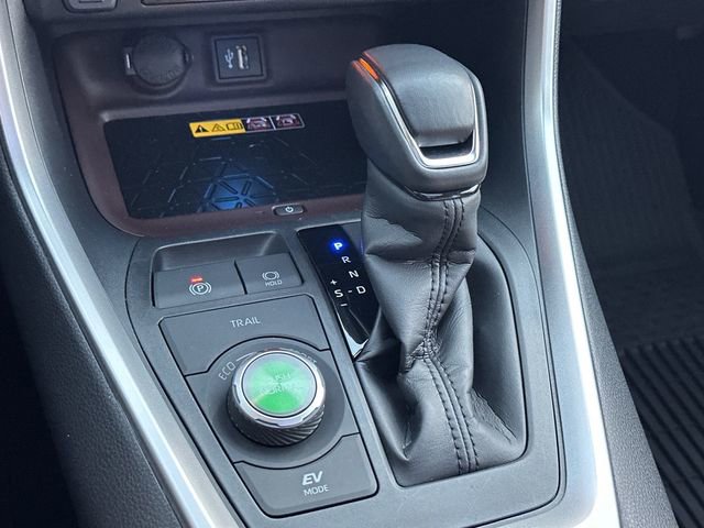 Used 2025 Toyota RAV4 Limited w/ Advanced Technology Package image 25