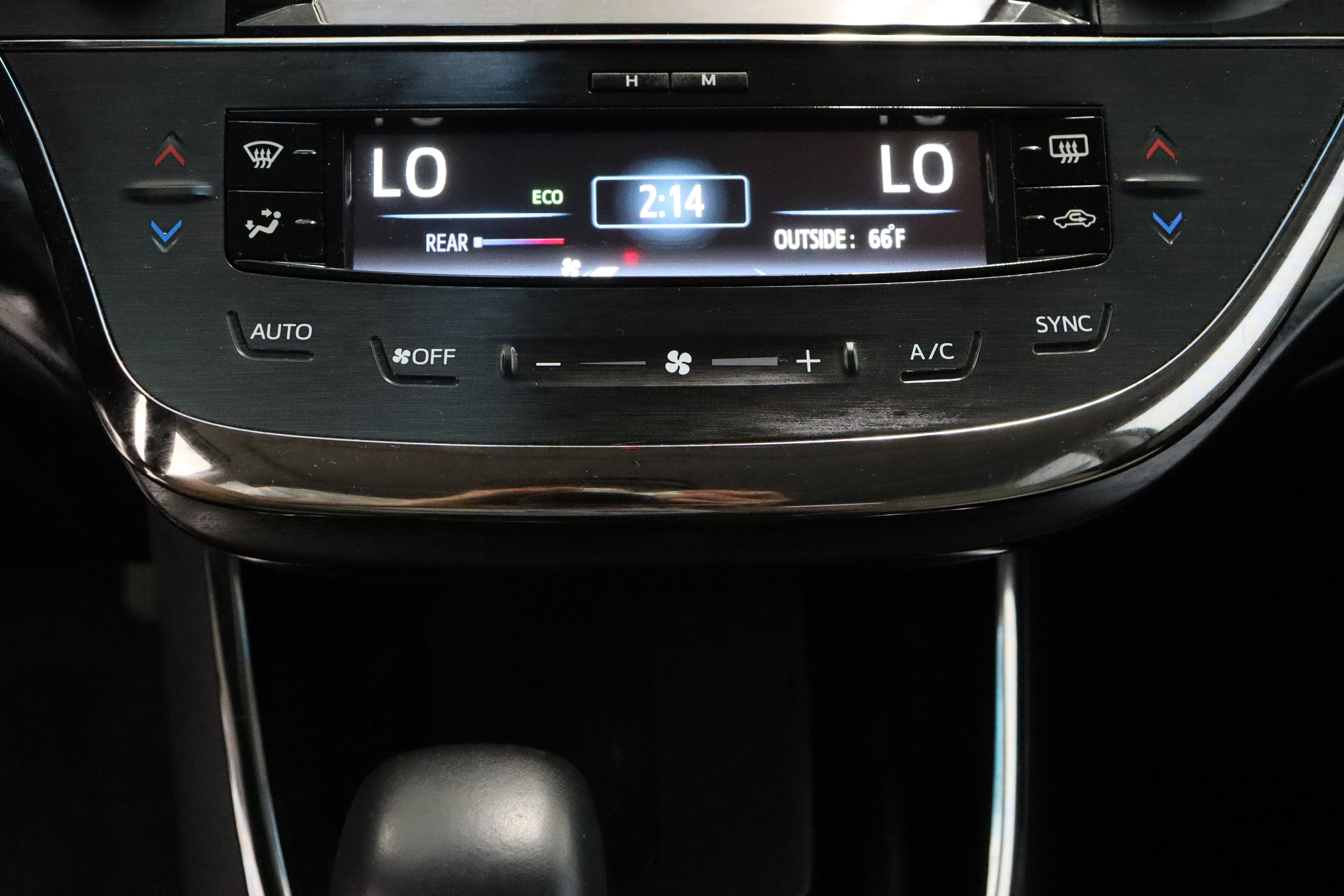 Used 2018 Toyota Avalon Limited FWD image 21