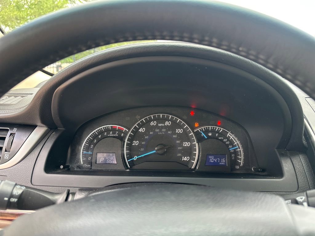 Used 2014 Toyota Camry XLE w/ Convenience Package FWD image 32