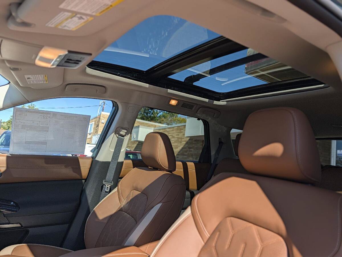 New 2026 Nissan Pathfinder Platinum AWD/4WD image 19