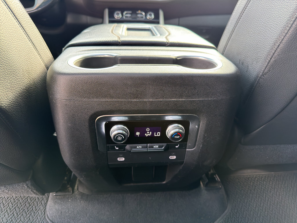 Certified 2021 GMC Yukon Denali w/ Denali Premium Package RWD image 17