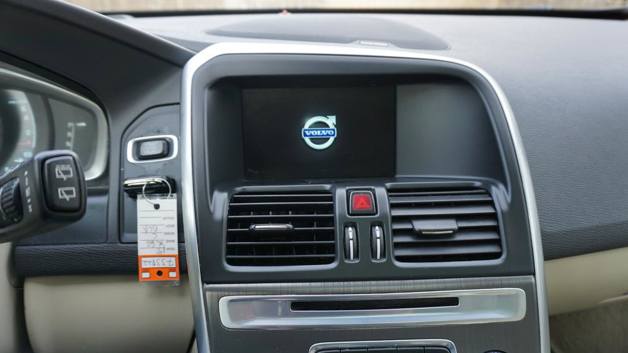 Used 2015 Volvo XC60 T5 Platinum AWD/4WD image 19