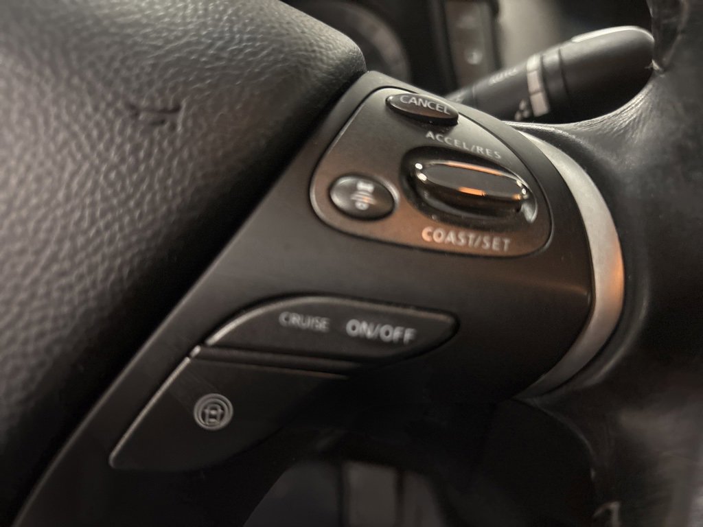 Used 2016 INFINITI Q70 L 3.7 w/ Deluxe Touring Package image 17