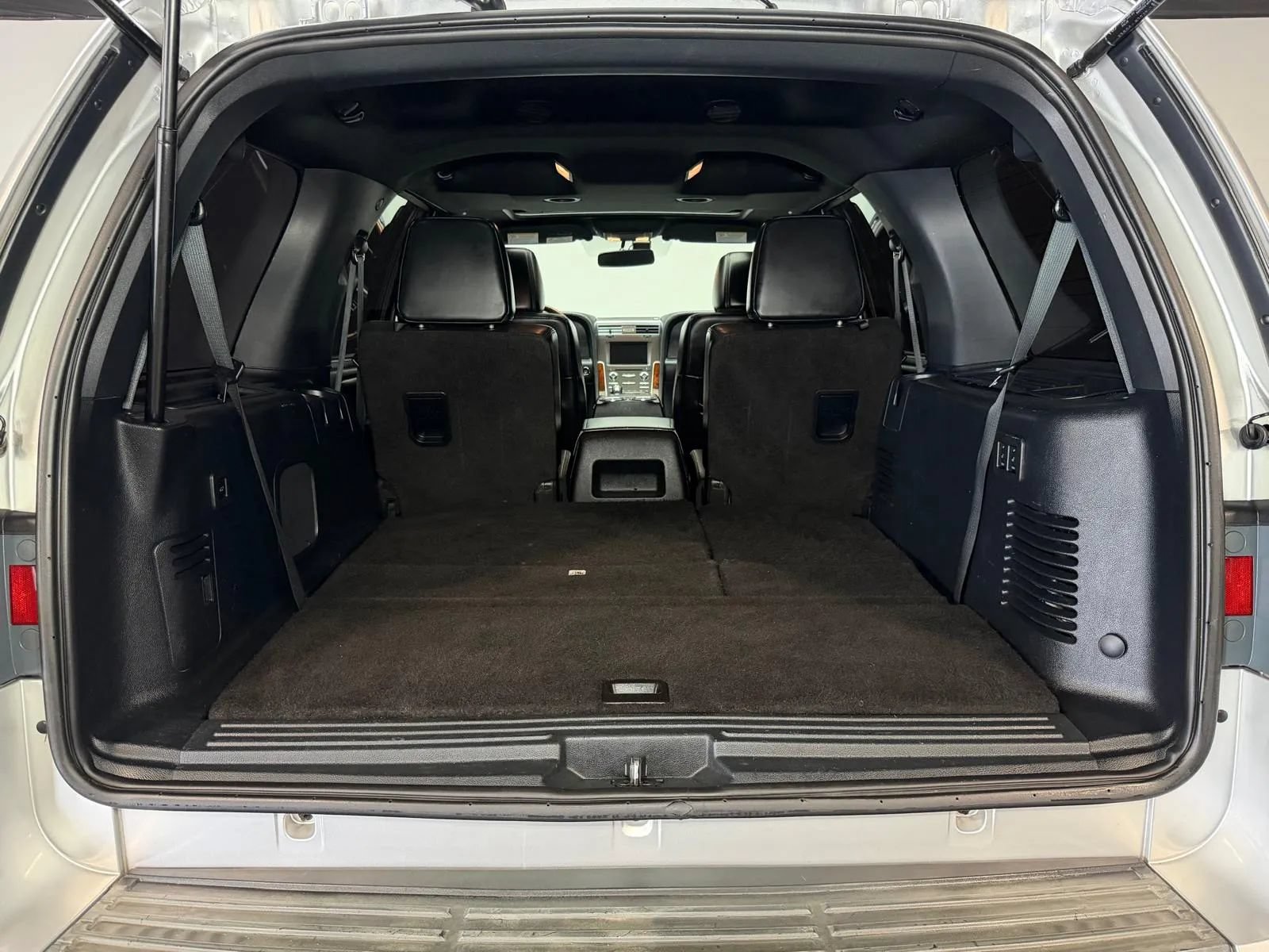 Used 2015 Lincoln Navigator 4WD image 13