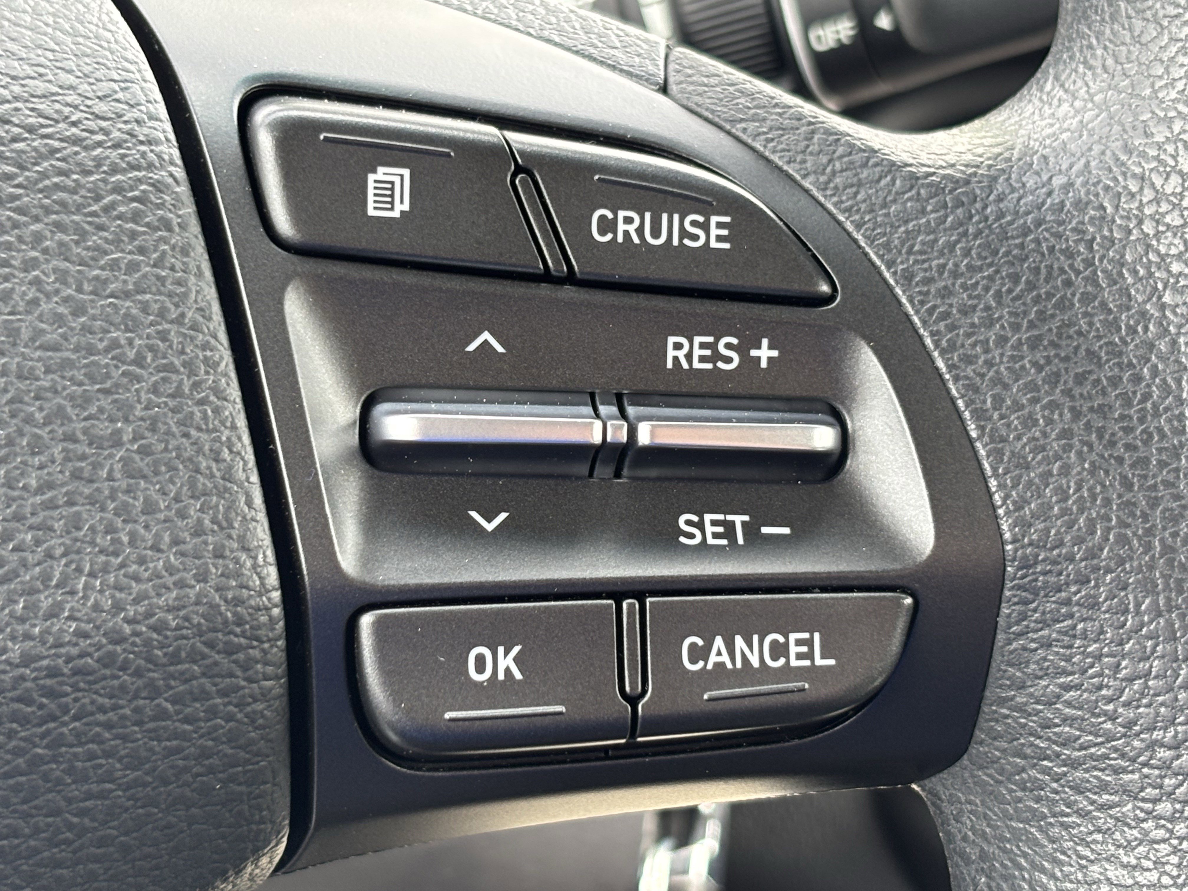 Used 2019 Hyundai Elantra GT image 19