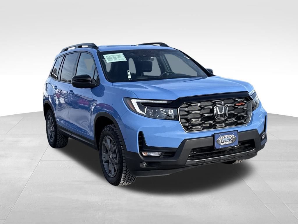 Used 2025 Honda Passport TrailSport image 4