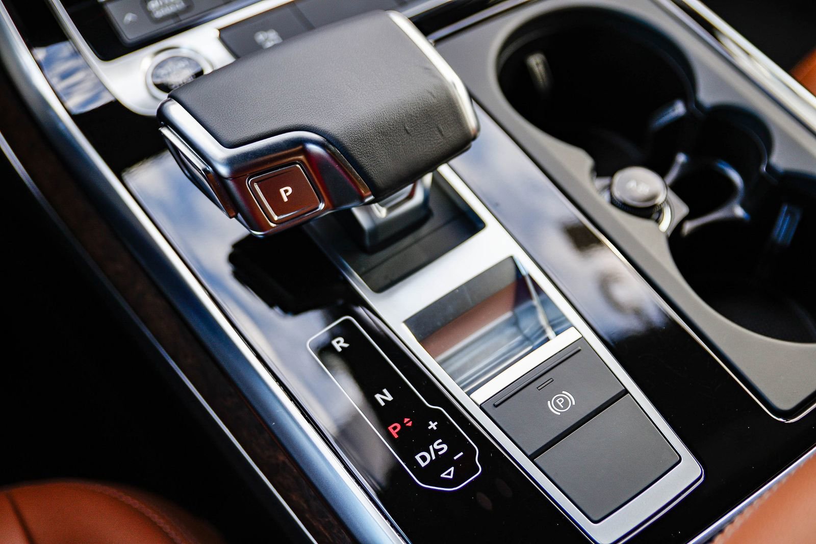 Certified 2025 Audi Q8 Premium w/ Black Optic Package image 25