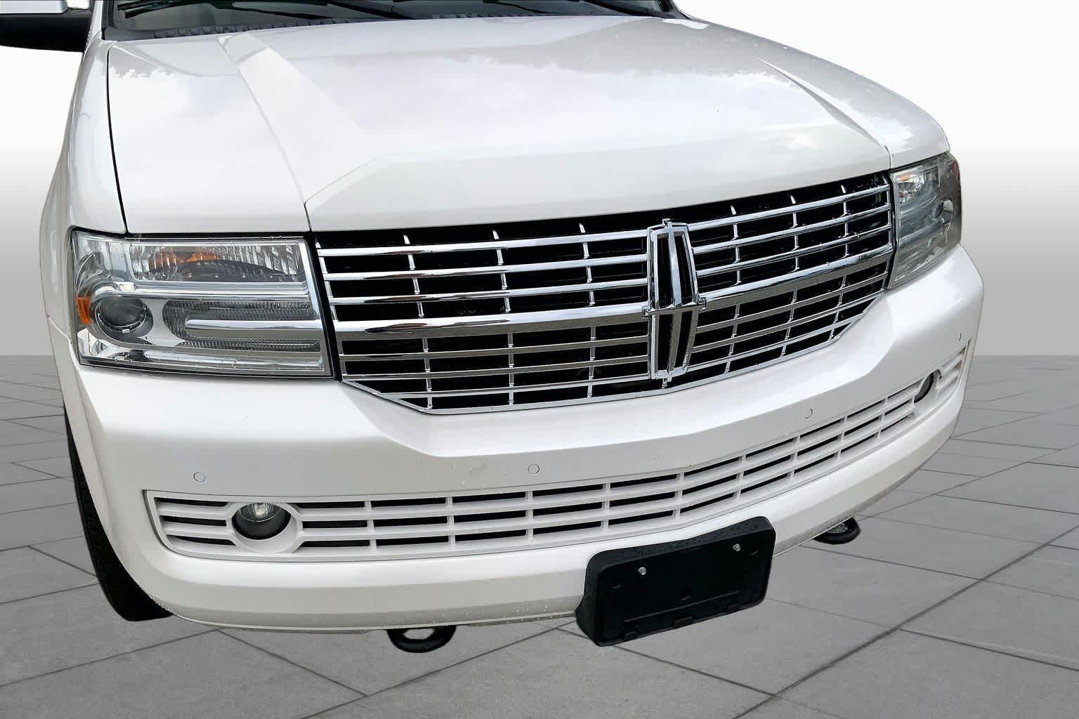 Used 2014 Lincoln Navigator 4WD w/ Equipment Group 101A image 32