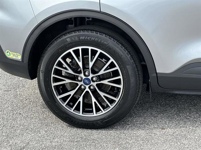 Used 2022 Ford Escape SE w/ Cold Weather Package FWD image 7