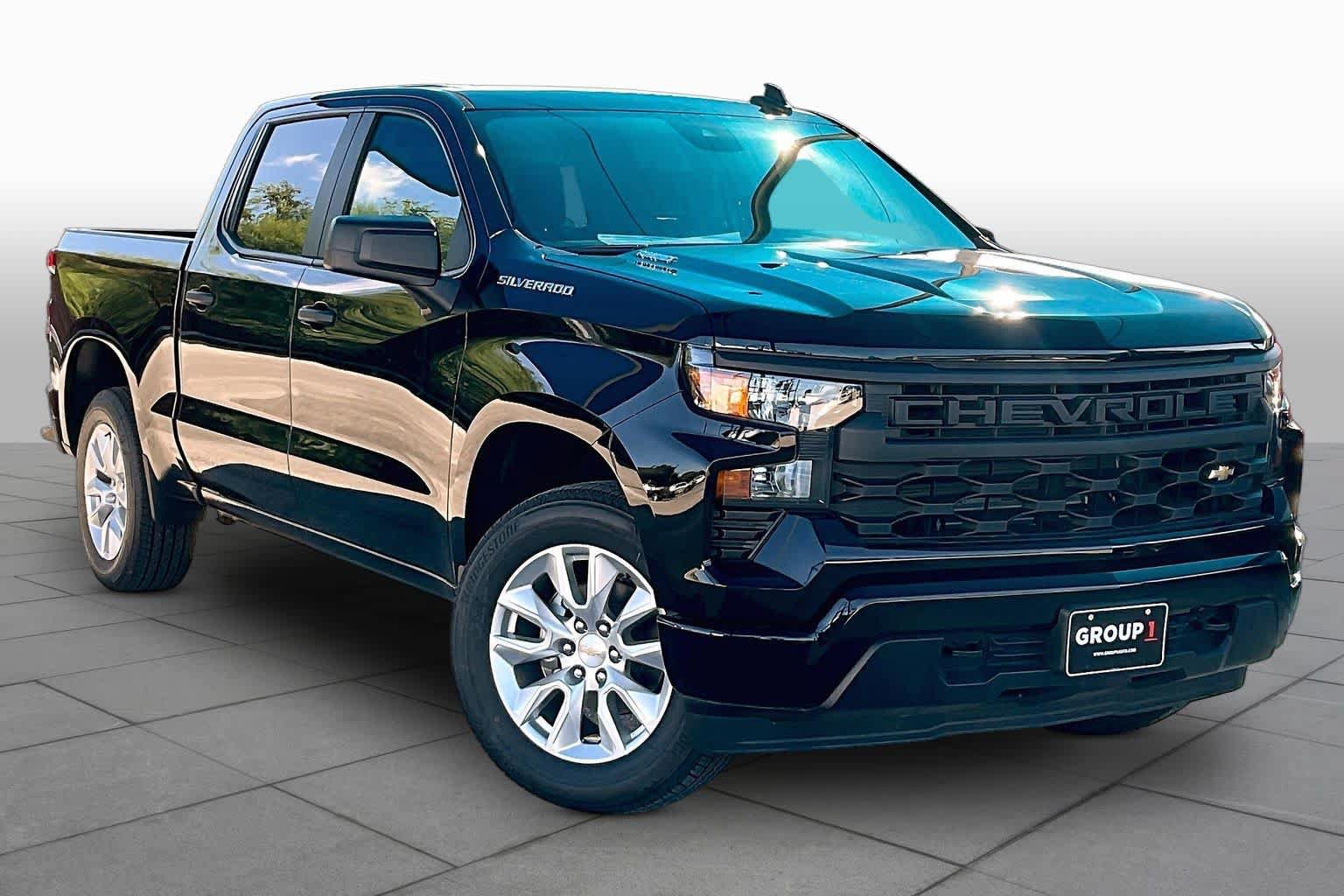 New 2026 Chevrolet Silverado 1500 Custom RWD image 2