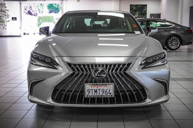 Certified 2025 Lexus ES 300h w/ Luxury Package FWD image 3
