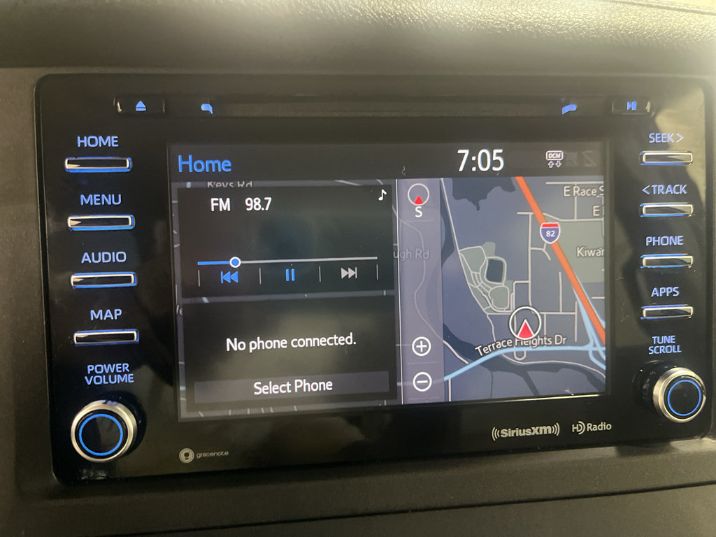 Used 2020 Toyota Sienna XLE Premium w/ Carpet Mat Package FWD image 33